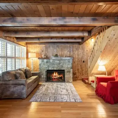 3BR Mountain Cabin-Near Beach & Slopes