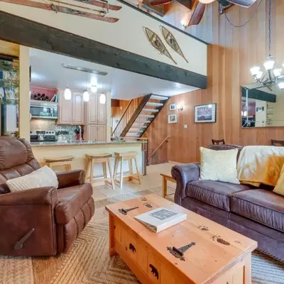 Cozy Kings Beach Condo Near Lake Tahoe and Skiing