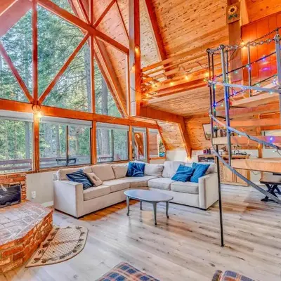 3BR Tahoe Cabin in the Trees with Hot Tub