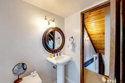 Gallery image of Deer Trail Retreat in South Lake Tahoe