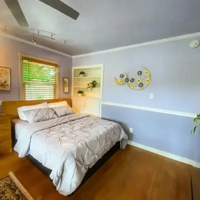 Sweet Home with Ample Parking Only 2mins to Freeway