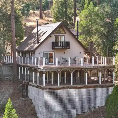 Spacious Pine Mountain Lake Cabin Rental with Decks