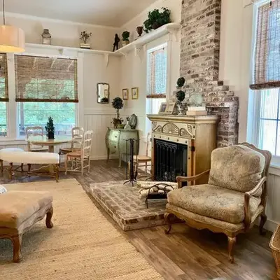 The Shopkeeper's Cottage ~ CHIC!