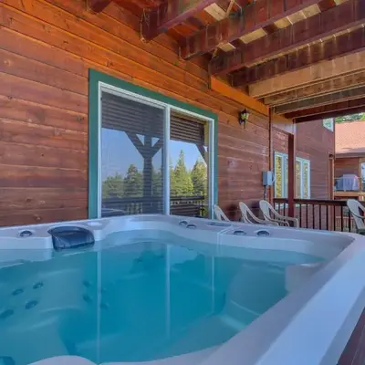 Crystal Lakeview Lodge by Tahoe Getaways - Private Hot Tub