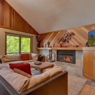 Club 151 at Dollar Point by Tahoe Getaways - Pet-Friendly 4BR w Hot Tub & Fenced Yard