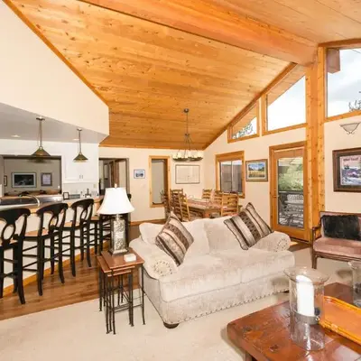 Victory Place at Palisades - Stunning 5 BR with Private Hot Tub and Pool Table