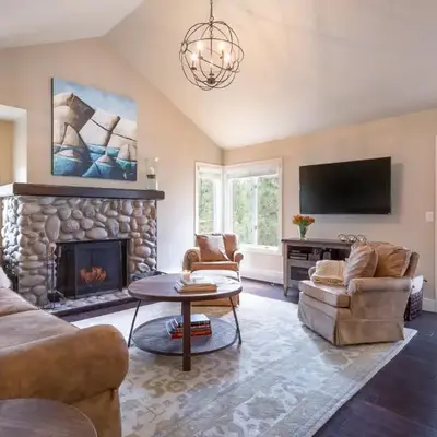 101 McCloud - Simply Elegant