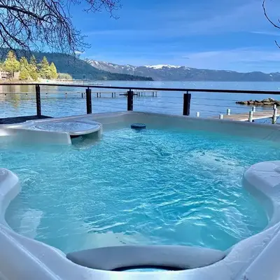 Lakeside Escape - Beautiful Lakefront