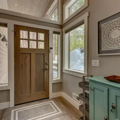 Mountain Jewel in Tahoe Donner - Beautiful 4 Bedroom w Hot tub
