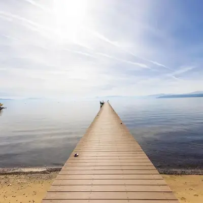 Sandy Cove on the North Shore -Lakeside Cottage with Pier Beach