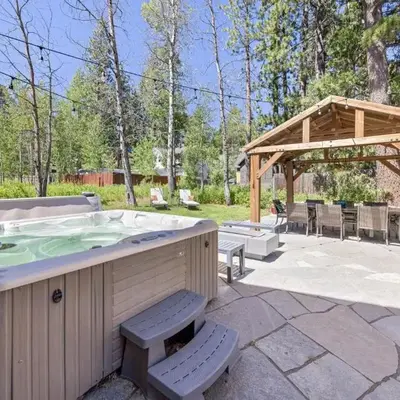 Rustling Grove in Tahoe City - Pet-Friendly