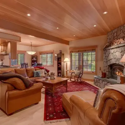 Tahoe Time on North Shore - 4 BR Cabin w Private Hot Tub