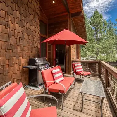 Truckee Timbers at Gray's Crossing by Tahoe Getaways - 4BR w Hot Tub