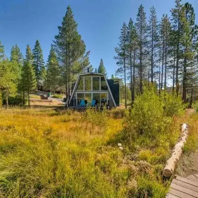 Modern Gambrel Cabin Near Ski Resorts