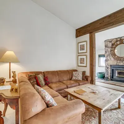 Mammoth Lakes Condo Walk to Village and Gondola!
