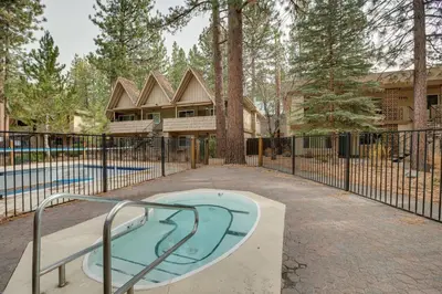 Gallery image of Lake Tahoe Retreat - 2 Mi to Heavenly Mountain! in South Lake Tahoe