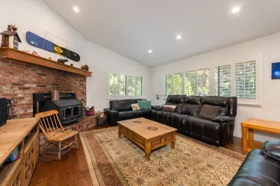 Gallery image of Huckleberry House in Arnold
