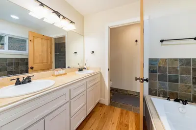 Gallery image of Murph Lodge in Murphys