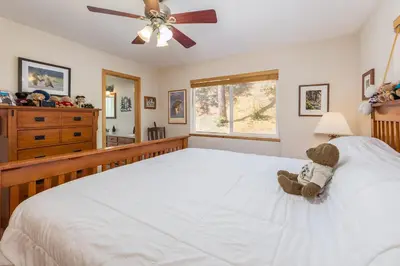 Gallery image of Bearcub Chalet in Arnold