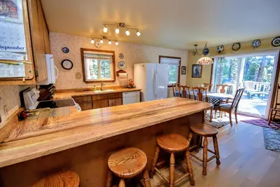 Gallery image of Hennessys Laughing Bear Lodge in Arnold