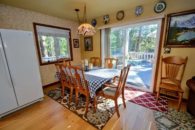 Gallery image of Hennessys Laughing Bear Lodge in Arnold