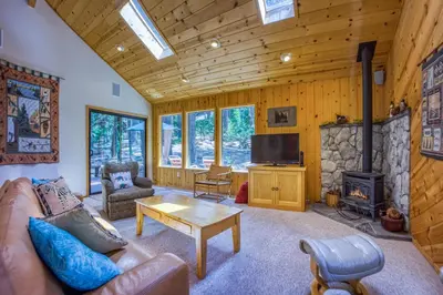 Gallery image of Pinetree Paradise in Dorrington