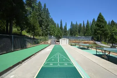 Gallery image of Towering Pines Lodge in Arnold