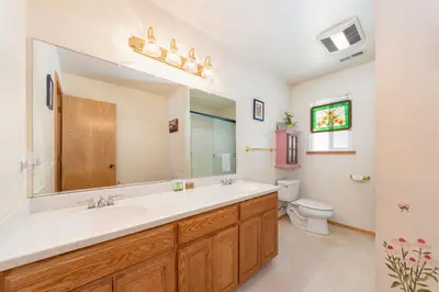 Gallery image of Wolf Den in Dorrington