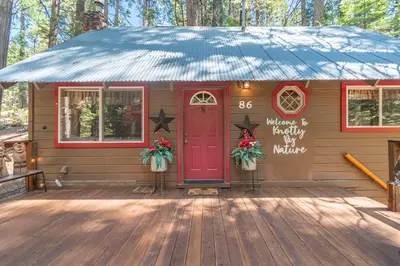 Gallery image of Knotty by Nature in Camp Connell