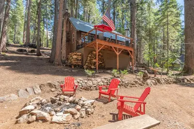 Gallery image of Knotty by Nature in Camp Connell