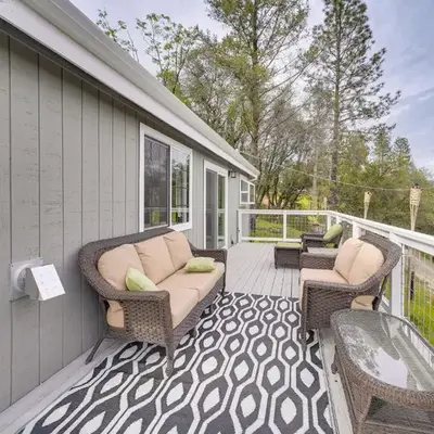Bay Area Escape on 5 Acres Pet Friendly