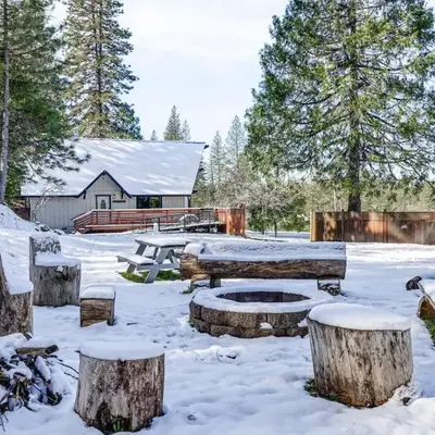 Serene Cabin Retreat Between Murphys and Arnold