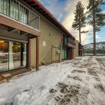 Cozy Studio 1st Floor #132 at Donner Lake Village
