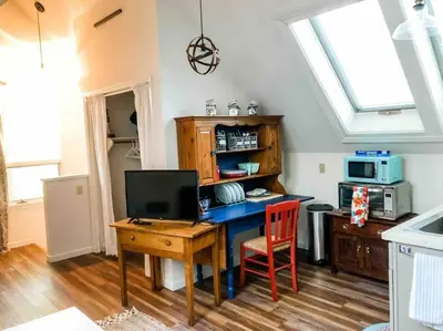 a kitchen with a desk with a computer on it at Twain Harte retreat w/ lake access, ski/Yosemite in Twain Harte