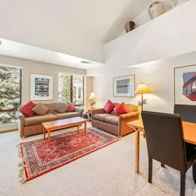 Palisades Tahoe Lodge Rentals Studio Loft #307