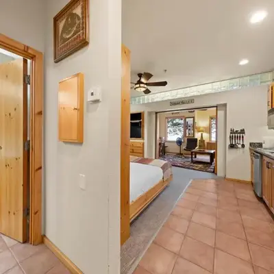 Palisades Tahoe Lodge Rentals Premium Studio #243