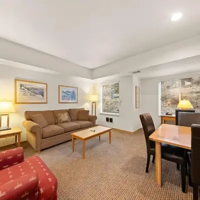 Palisades Tahoe Lodge Rentals Studio #118