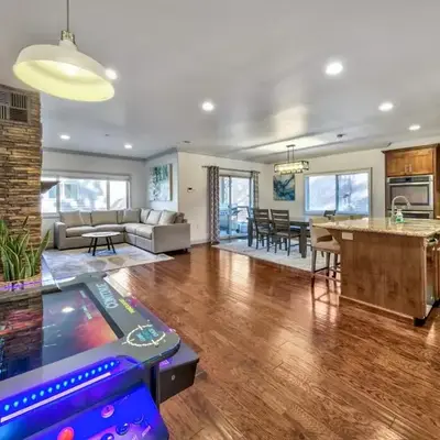 Tahoe Woods 501 - Location Spacious Walk to Beach