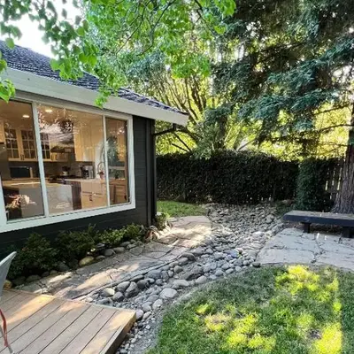 Serene Modern Family Getaway Near Midtown Downtown and Folsom Lake