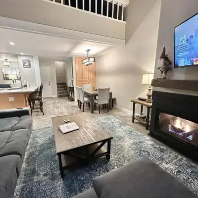 Rustic Modern Condo - Close to Village - Sleeps 10