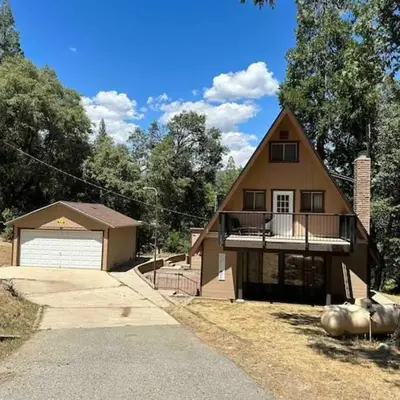 Knotty Pines Lodge