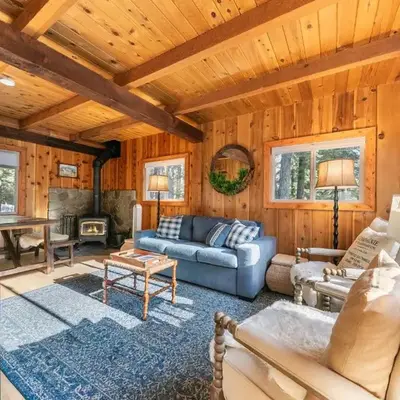 3BD Retreat - 5 Min to Beach Trails & Town