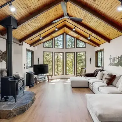 Arnold Adventure House