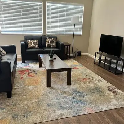 Serene 2bed 1bath condo with parking