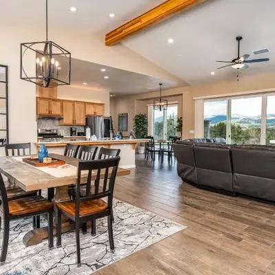 Mountain View House with hot tub