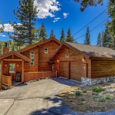 Horizon at Tahoe Donner w Private Hot Tub and Mountain Views
