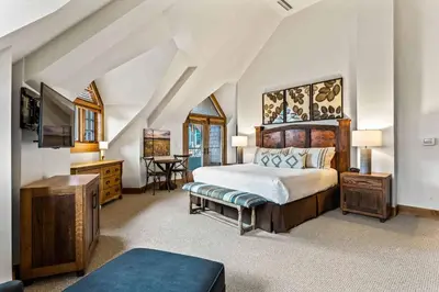 Gallery image of Catamount Lodge 414 by East West Hospitality in Truckee