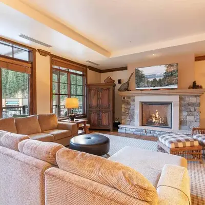 Great Bear Lodge 302 by East West Hospitality