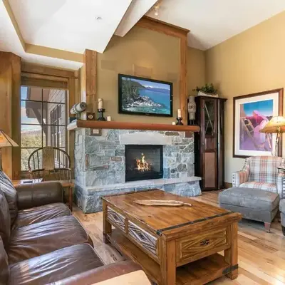 Iron Horse Lodge South 502 by East West Hospitality