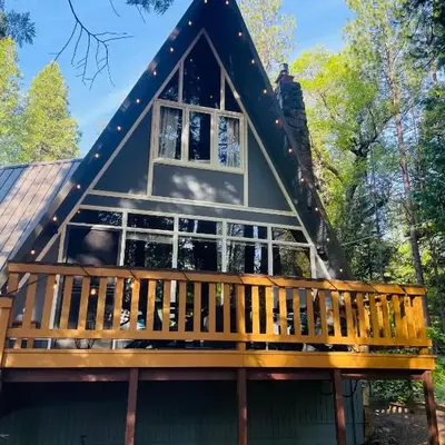 Cozy Chalet - Hot Tub with Meadow Views - Family & Pets